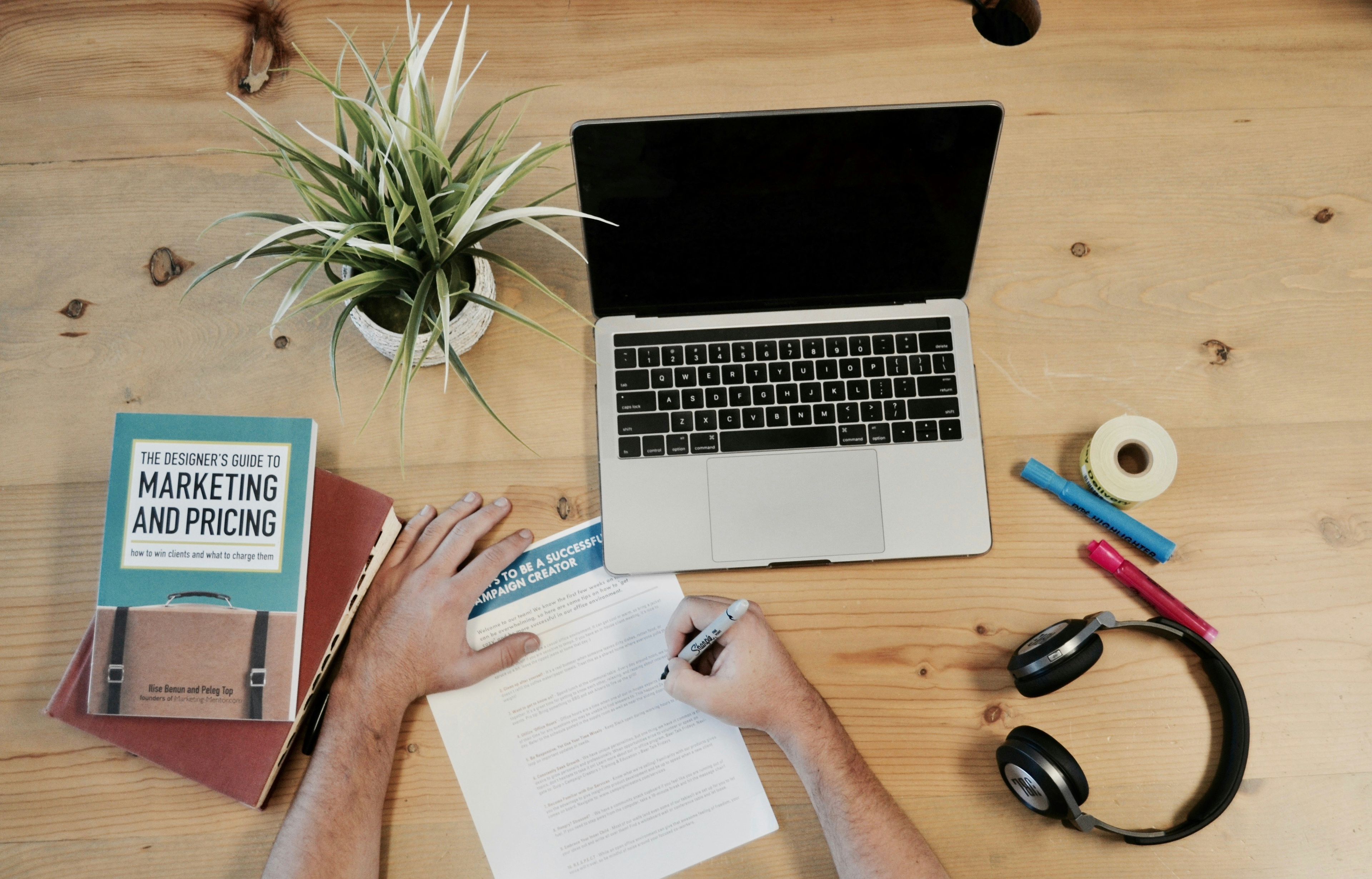 How AI-Driven Personalized Marketing is Revolutionizing E-Commerce