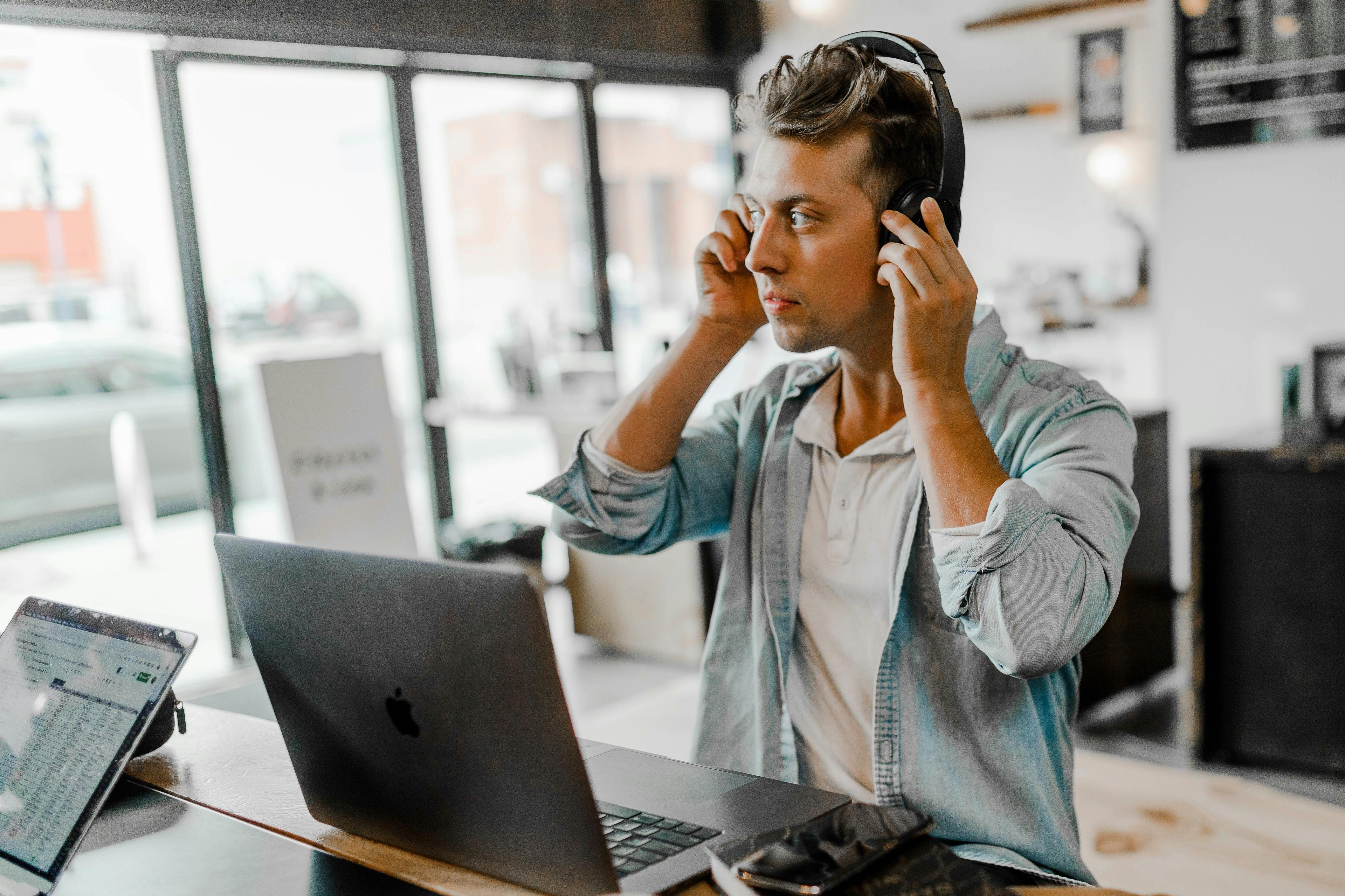 Cakra AI’s Virtual Assistant: Your AI-Powered Digital Workforce